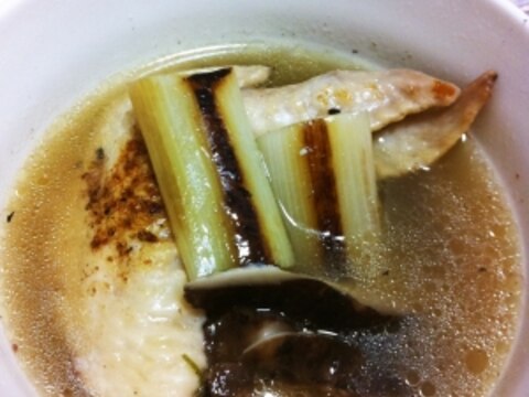 炊飯器で生姜たっぷり手羽先と焼きネギのスープ